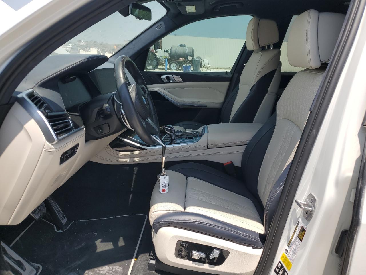 5UXCW2C07N9L72438 2022 BMW X7 xDrive40I