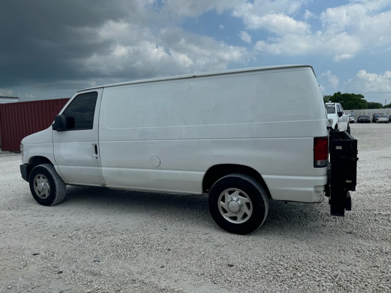 2013 Ford Econoline E350 Super Duty Van vin: 1FTSE3EL7DDB21587