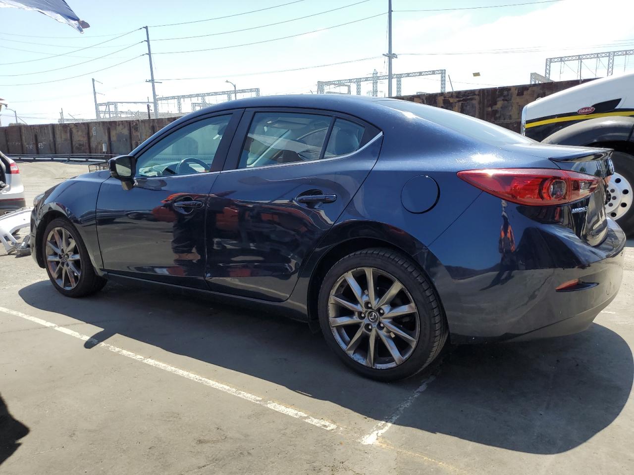 3MZBN1V3XJM210443 2018 Mazda 3 Touring