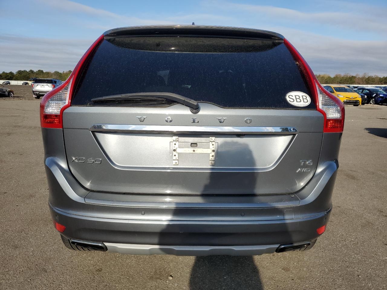 Lot #2962483919 2017 VOLVO XC60 T6 IN