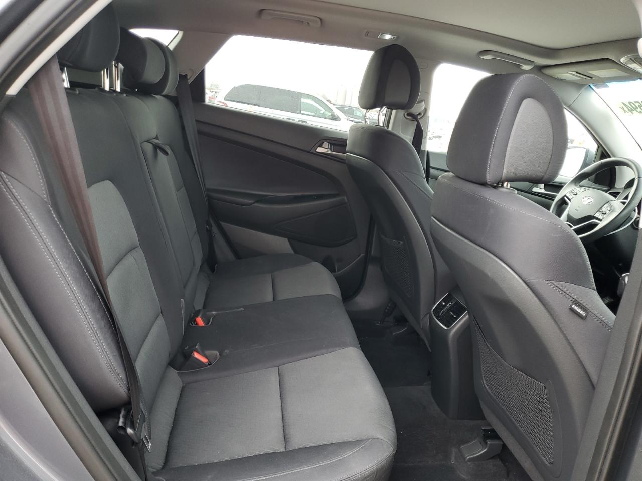 KM8J33A20JU834272 2018 Hyundai Tucson Value