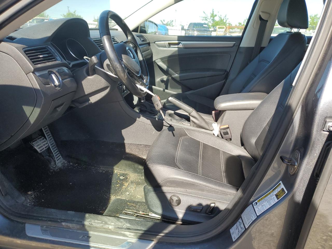 1VWDT7A3XHC003912 2017 Volkswagen Passat R-Line