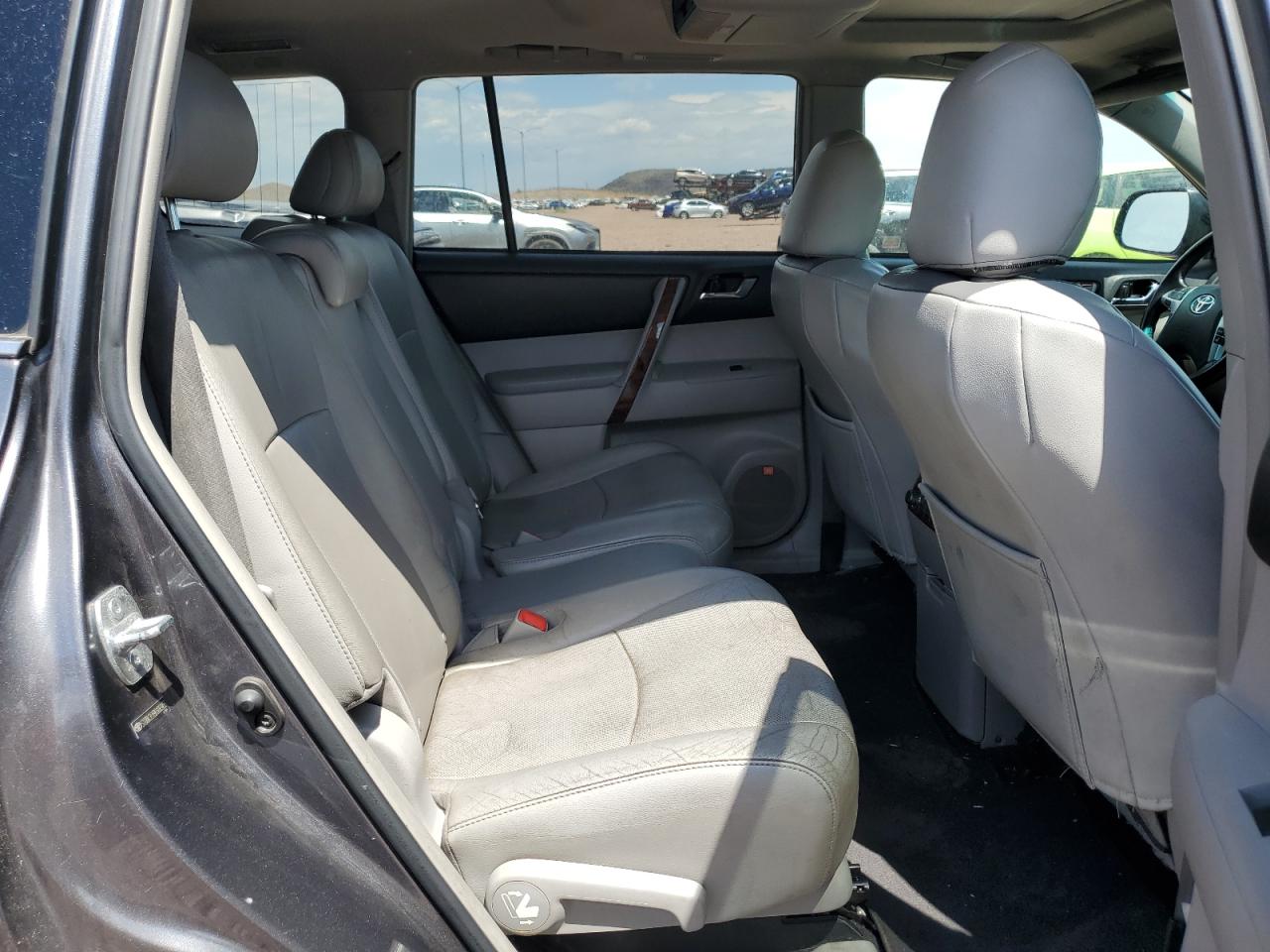 5TDDK3EH9BS083455 2011 Toyota Highlander Limited