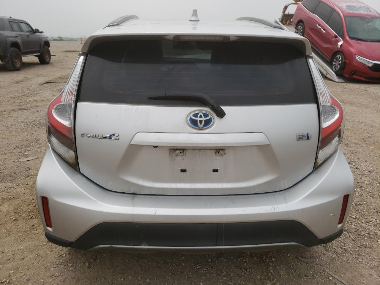 2018 Toyota Prius C vin: JTDKDTB3XJ1605824