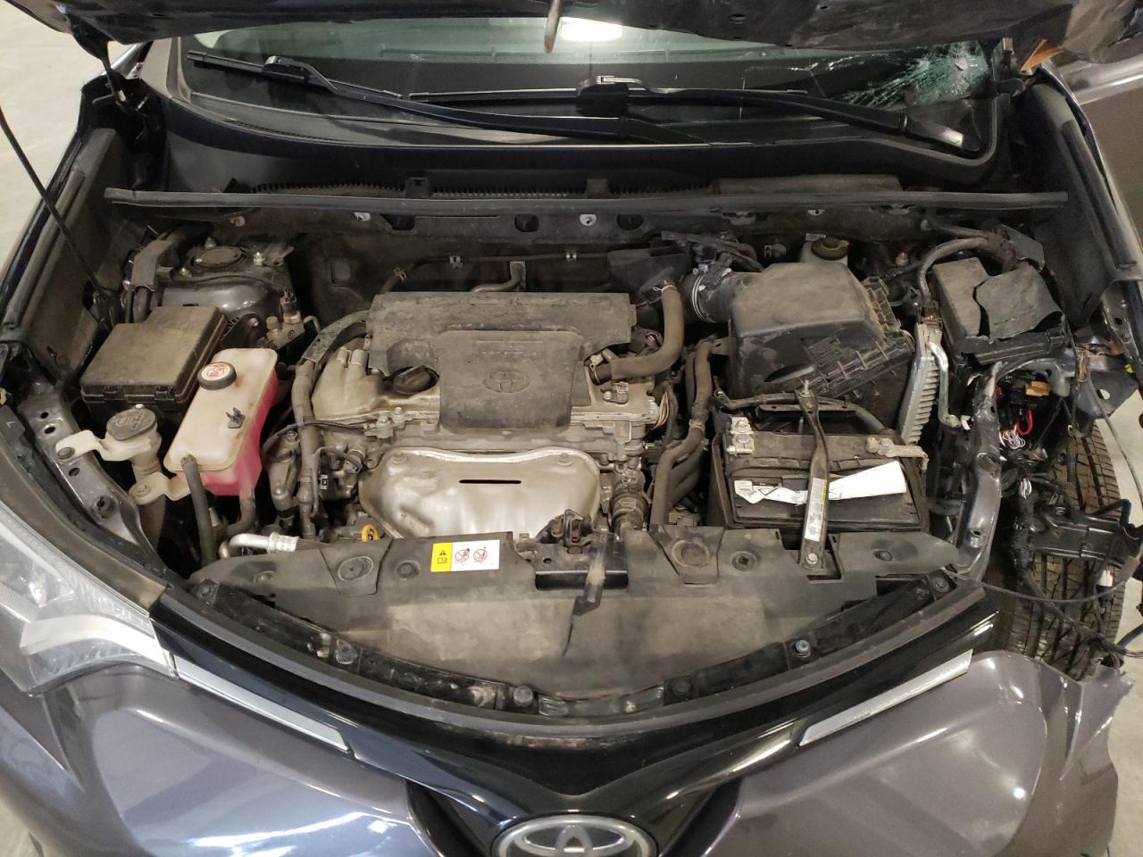 JTMRFREV4HJ109646 2017 Toyota Rav4 Xle