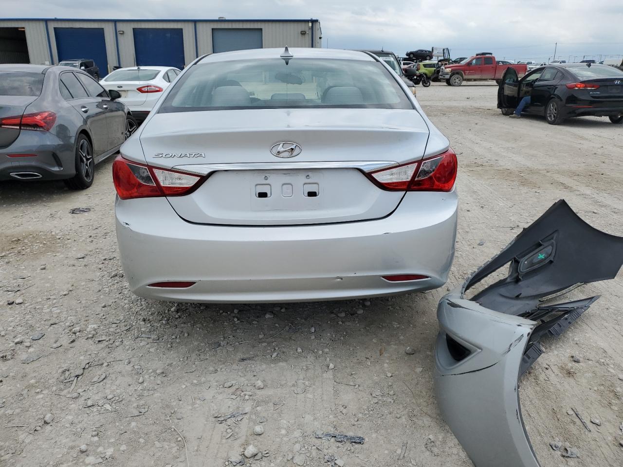 5NPEB4AC8DH694493 2013 Hyundai Sonata Gls