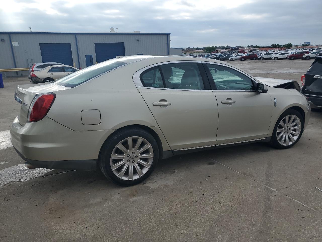 1LNHL9DR5BG615057 2011 Lincoln Mks