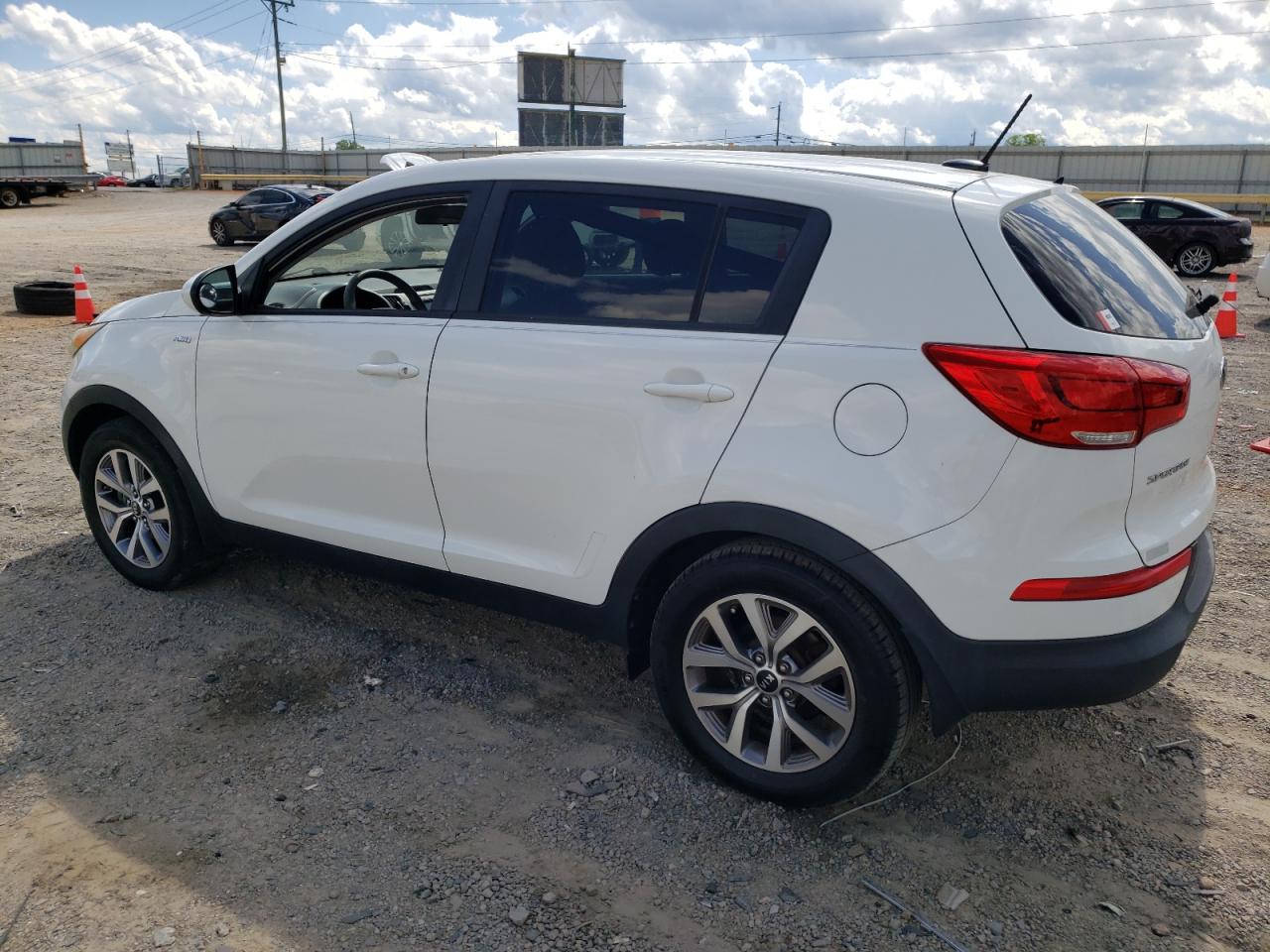 KNDPBCAC3F7781793 2015 Kia Sportage Lx