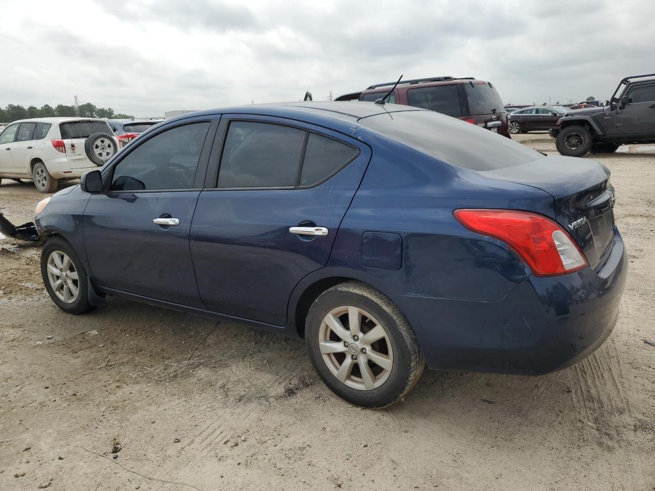 3N1CN7AP8CL889899 2012 Nissan Versa S