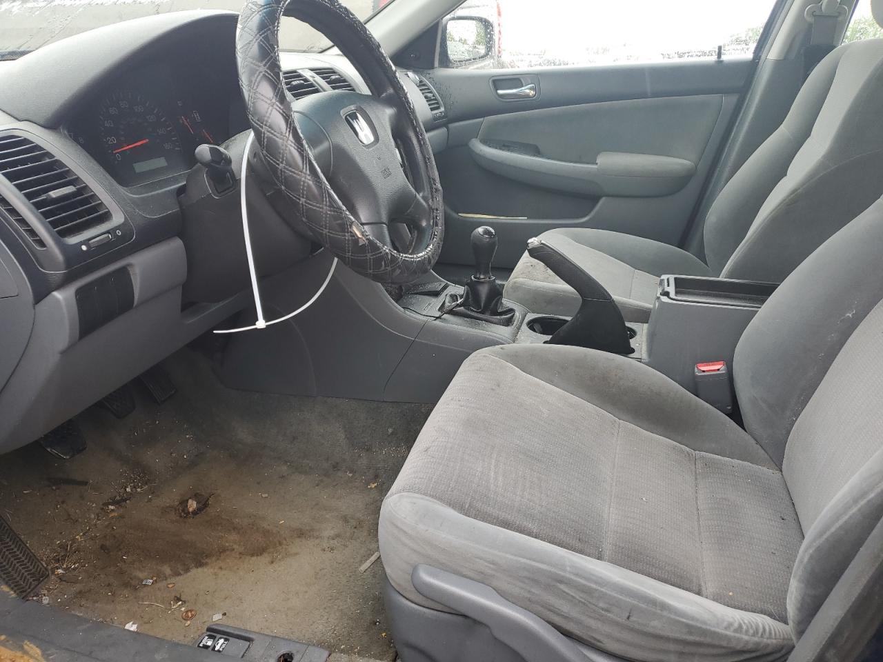 1HGCM55175A096549 2005 Honda Accord Dx