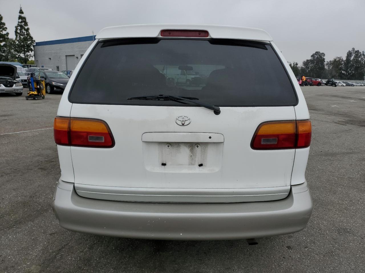 4T3ZF13C4WU081638 1998 Toyota Sienna Le