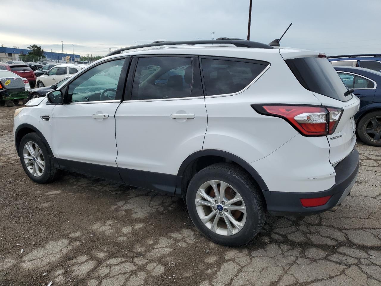 1FMCU9GD9JUB16138 2018 Ford Escape Se