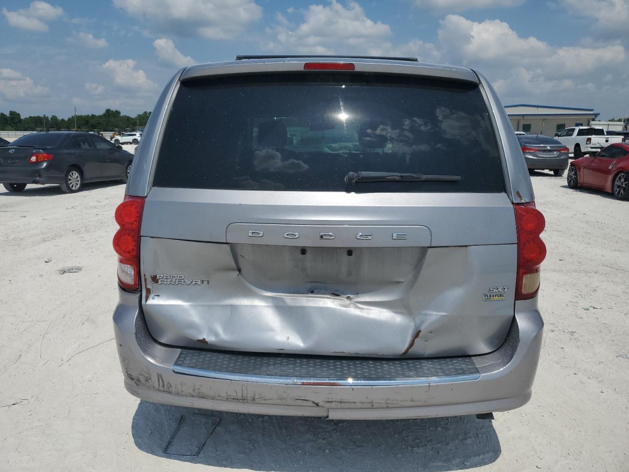 2C4RDGCG6ER209964 2014 Dodge Grand Caravan Sxt