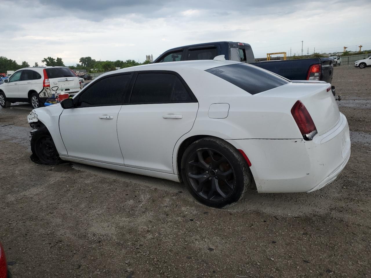 2019 Chrysler 300 Touring vin: 2C3CCAAG3KH711071