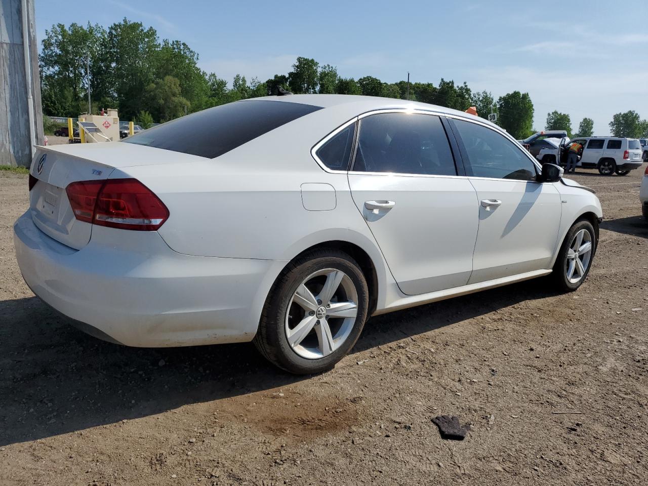 2015 Volkswagen Passat S vin: 1VWAT7A36FC110519