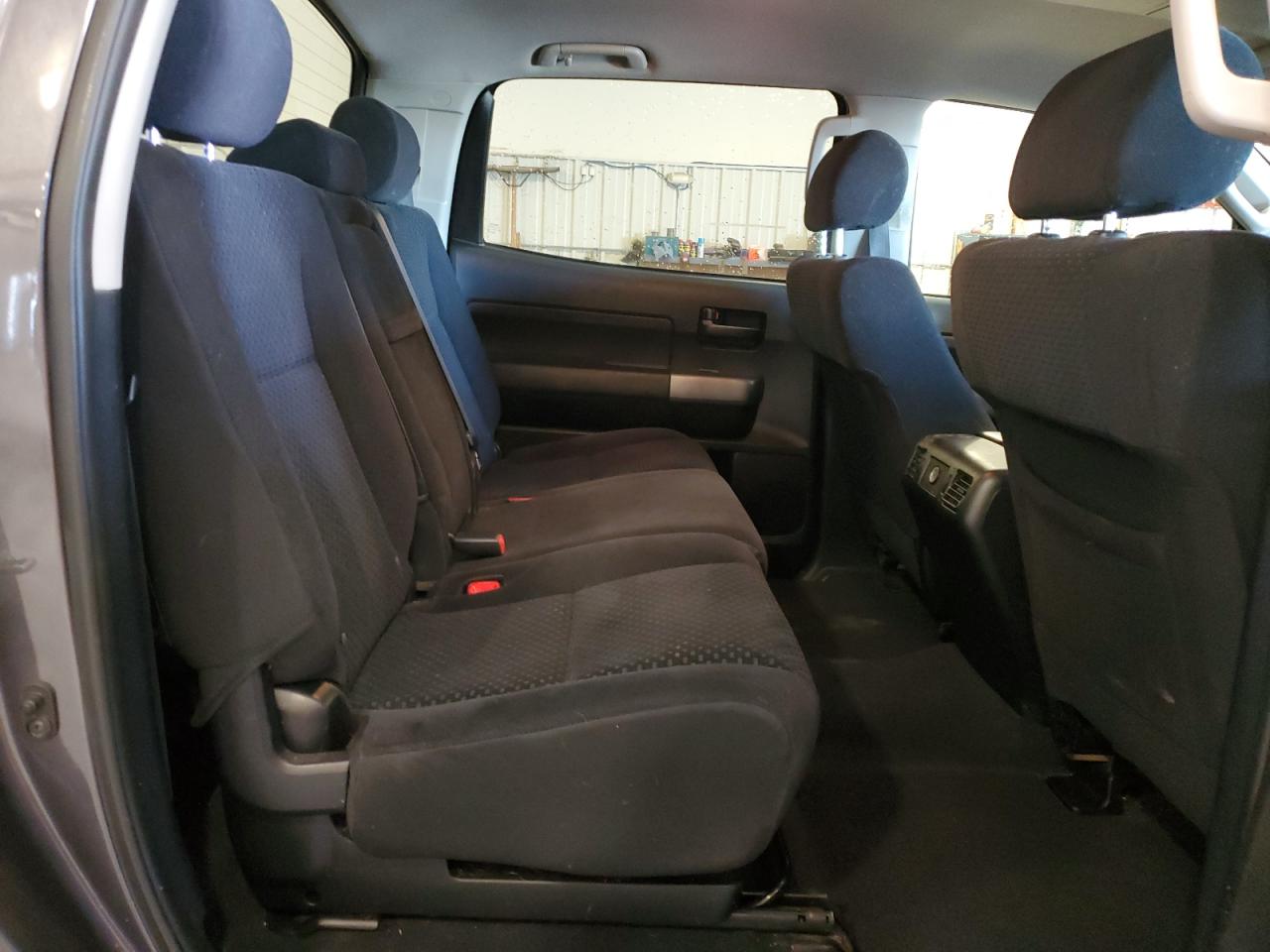 5TFDW5F17BX185204 2011 Toyota Tundra Crewmax Sr5