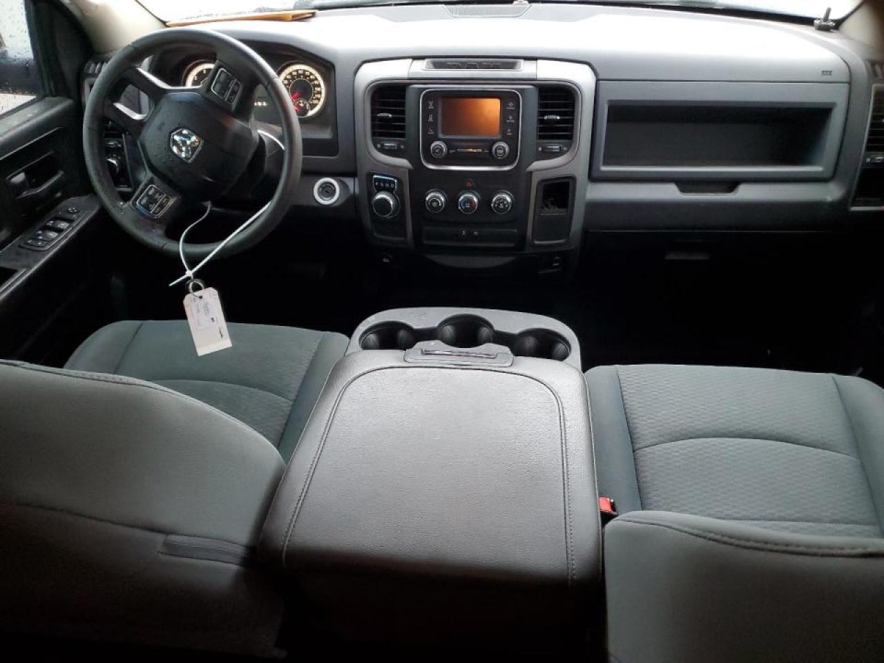 1C6RR6FGXJS324865 2018 Ram 1500 St