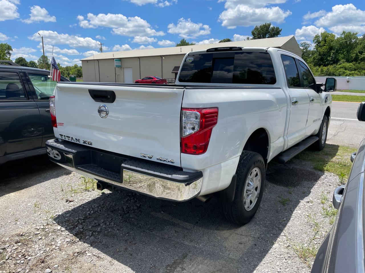 1N6AA1F35JN510922 2018 Nissan Titan Xd S