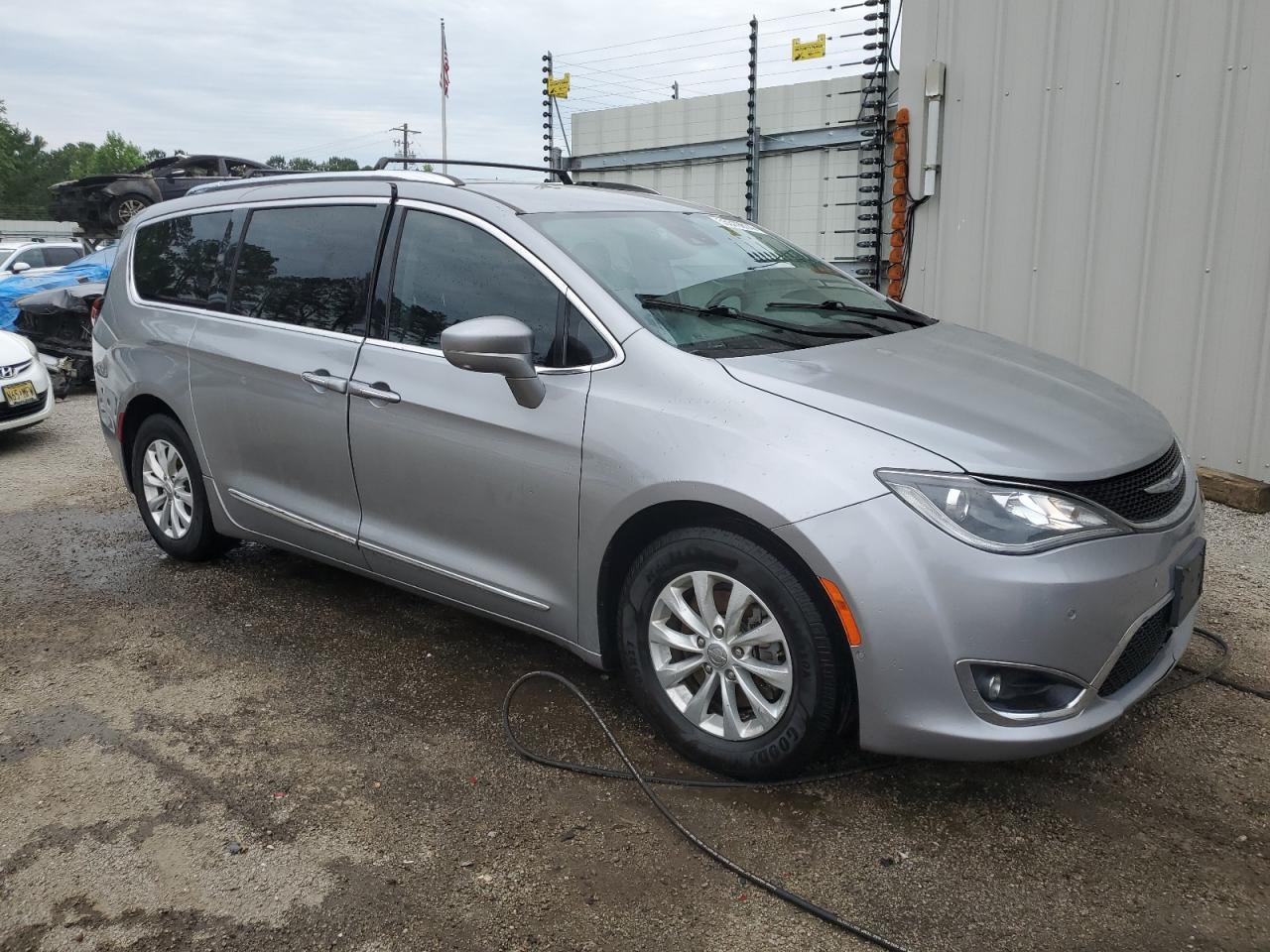 2C4RC1BG0JR171093 2018 Chrysler Pacifica Touring L