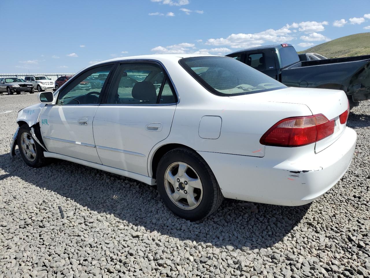 1HGCG5655YA014198 2000 Honda Accord Ex