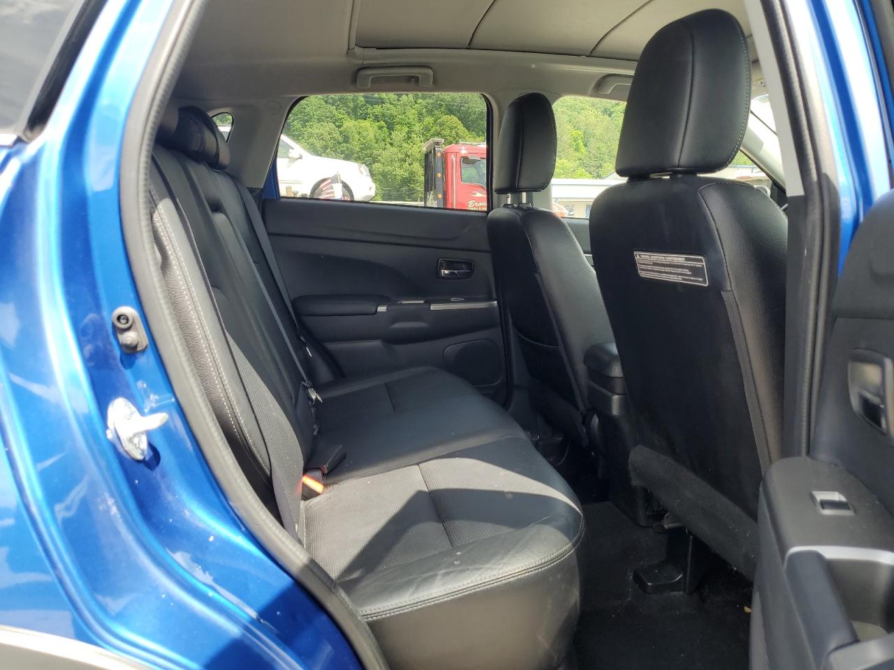 JA4AR4AW6JU007088 2018 Mitsubishi Outlander Sport Sel