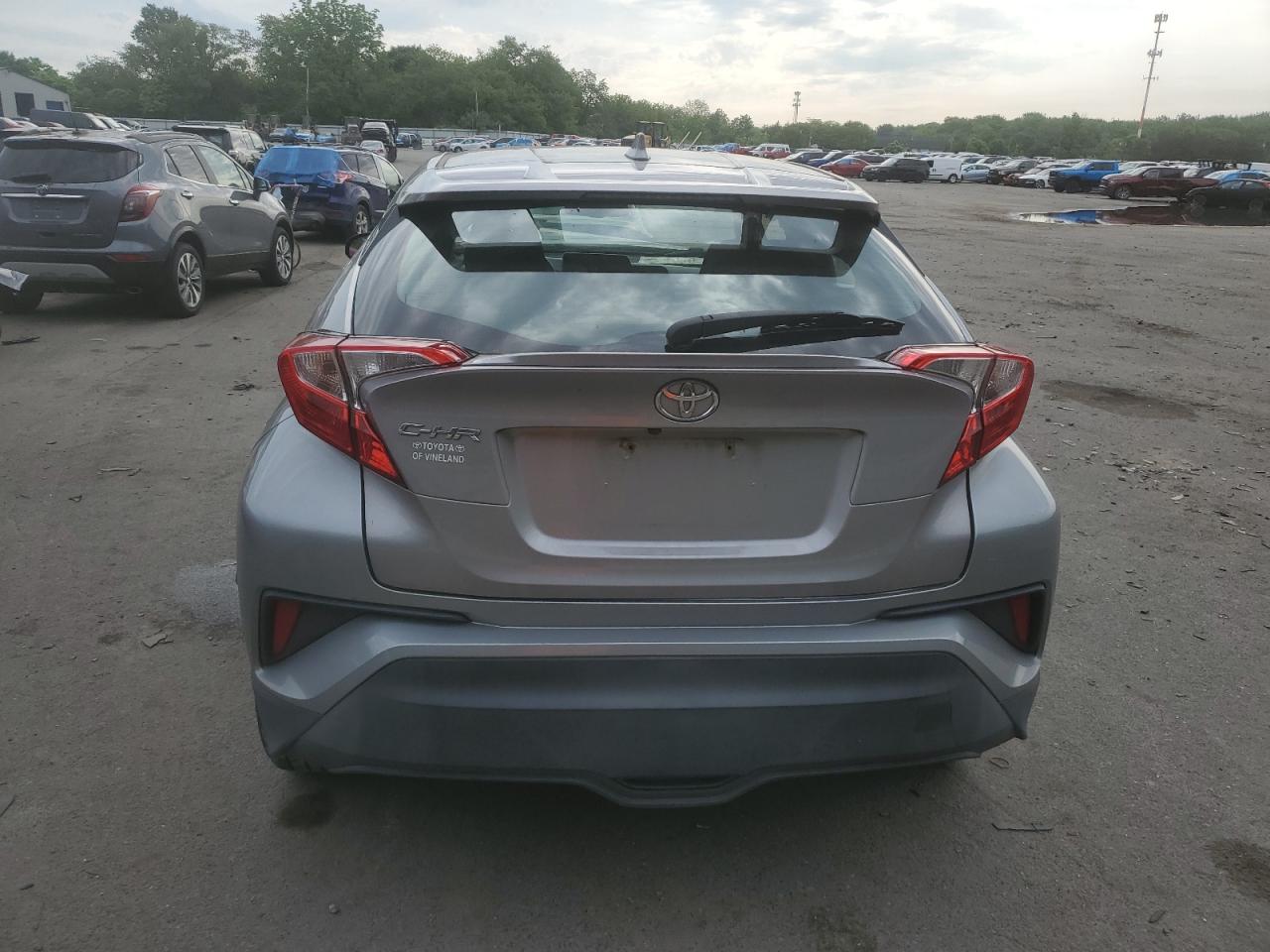 NMTKHMBXXJR000894 2018 Toyota C-Hr Xle