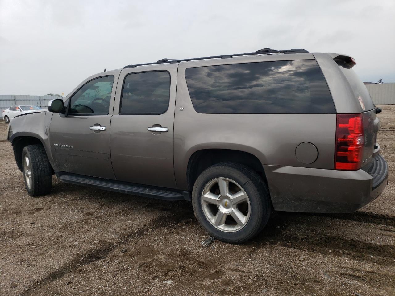 1GNSKJE32BR331261 2011 Chevrolet Suburban K1500 Lt