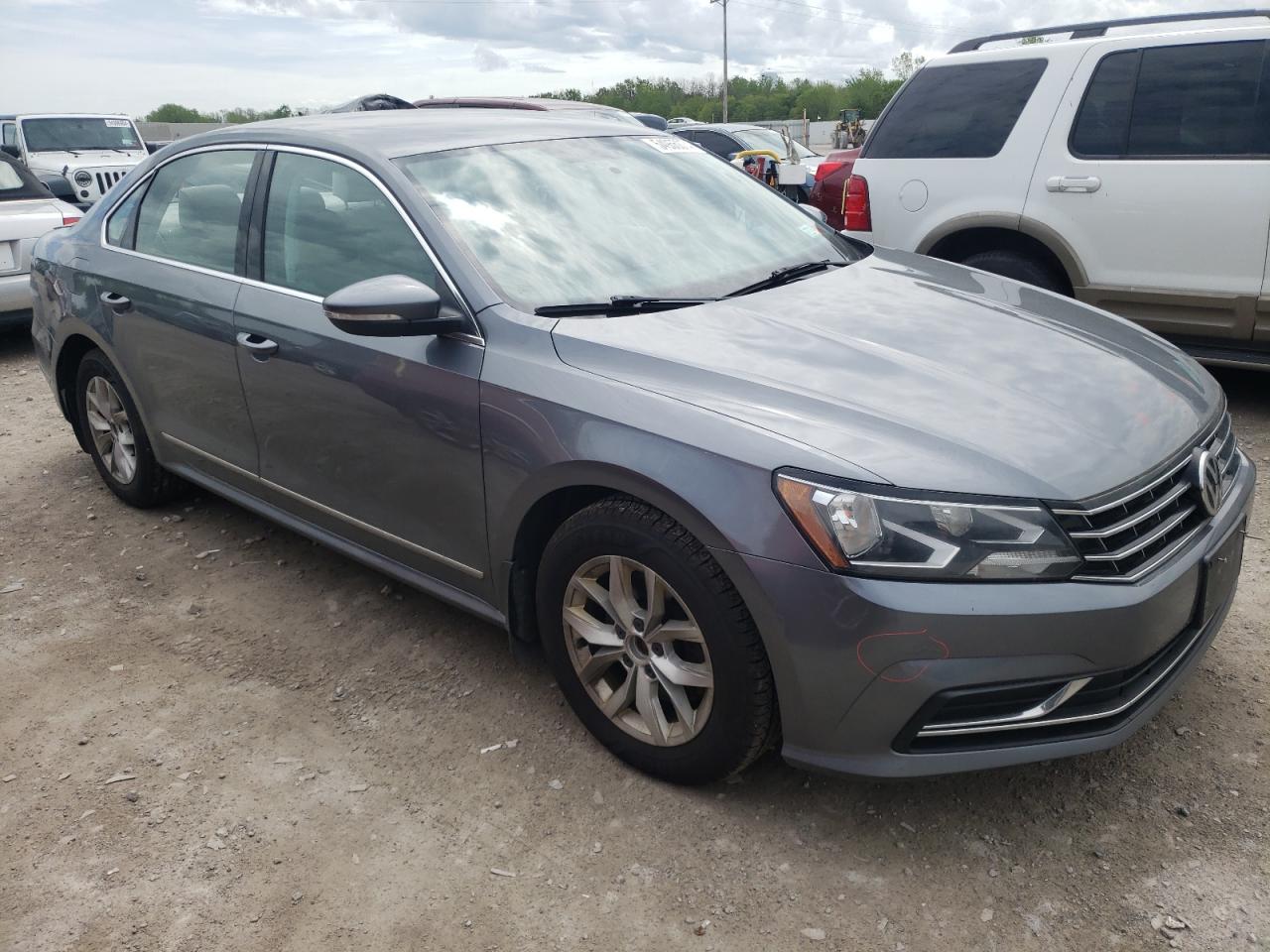 1VWAT7A30HC015781 2017 Volkswagen Passat S