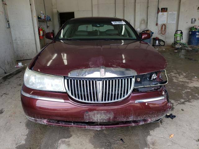 2002 Lincoln Town Car Signature VIN: 1LNHM82W52Y634122 Lot: 54010894