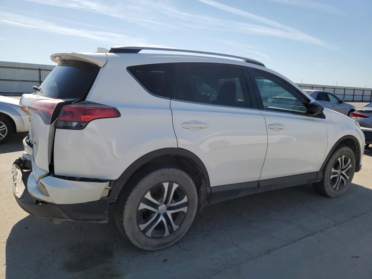 JTMZFREV7GJ091464 2016 Toyota Rav4 Le