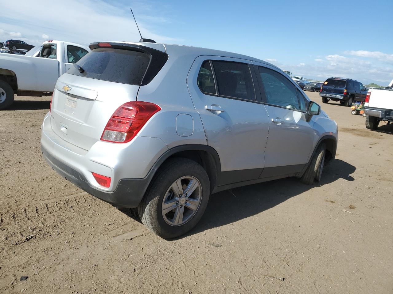 KL7CJNSM1NB549142 2022 Chevrolet Trax Ls