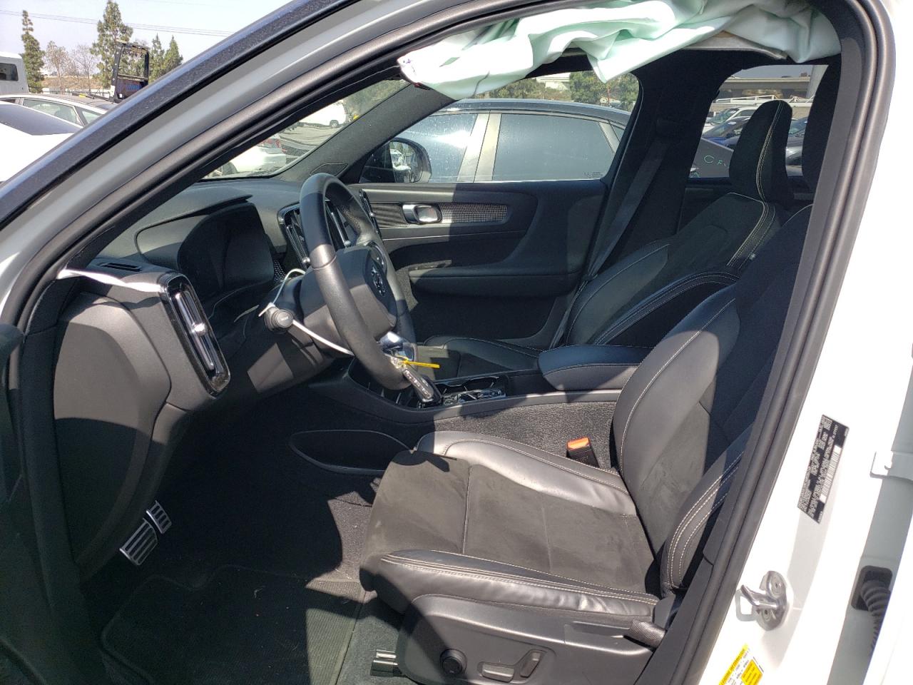 YV4162UM4N2749324 2022 Volvo Xc40 T5 R-Design