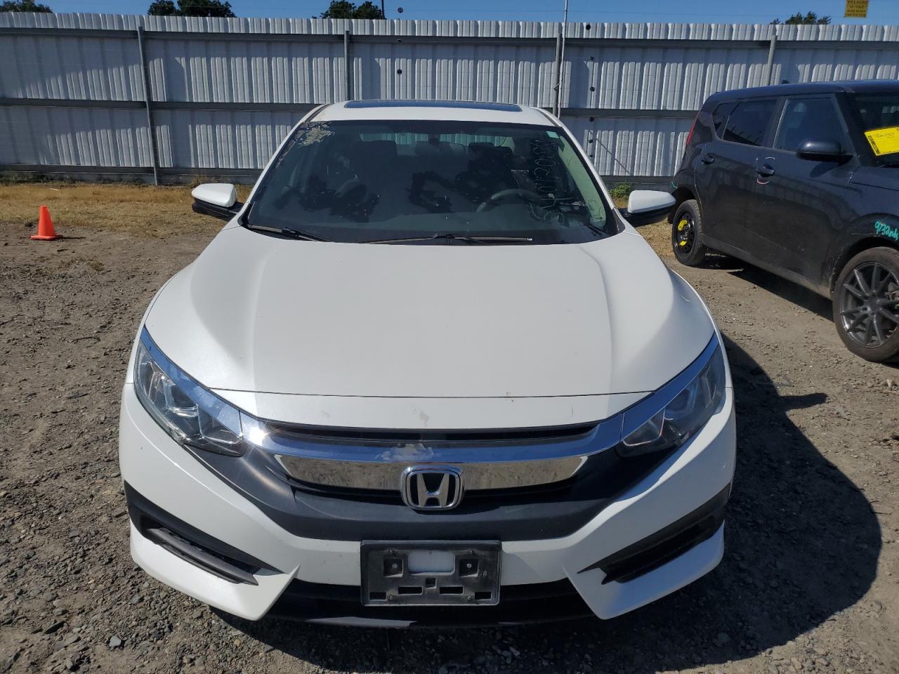 19XFC2F76JE200567 2018 Honda Civic Ex