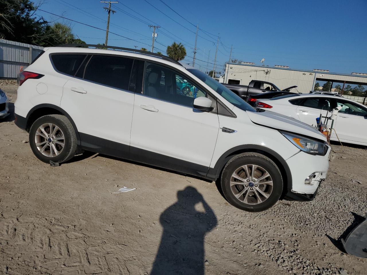 1FMCU0GDXHUC88586 2017 Ford Escape Se