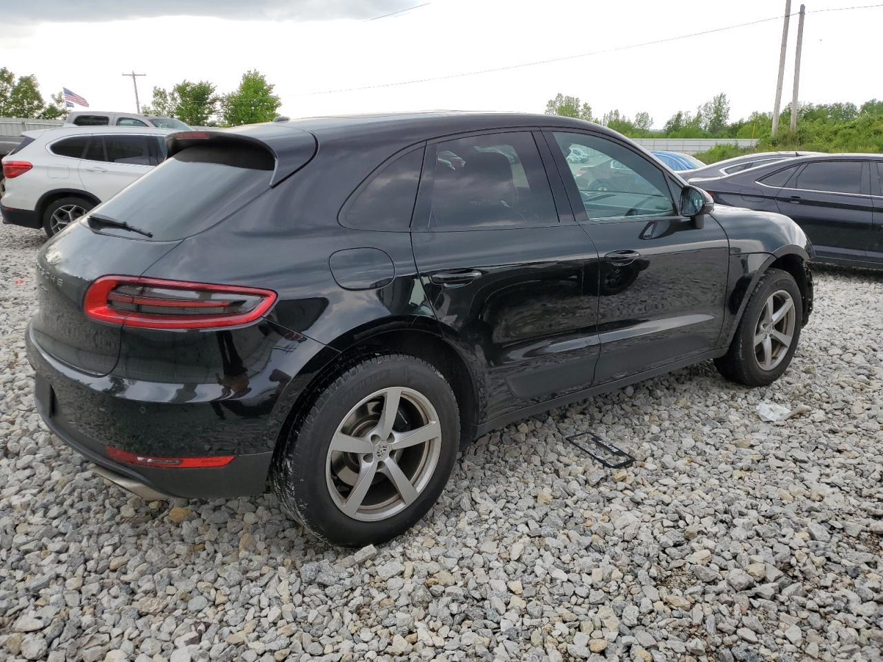 WP1AA2A58HLB80635 2017 Porsche Macan