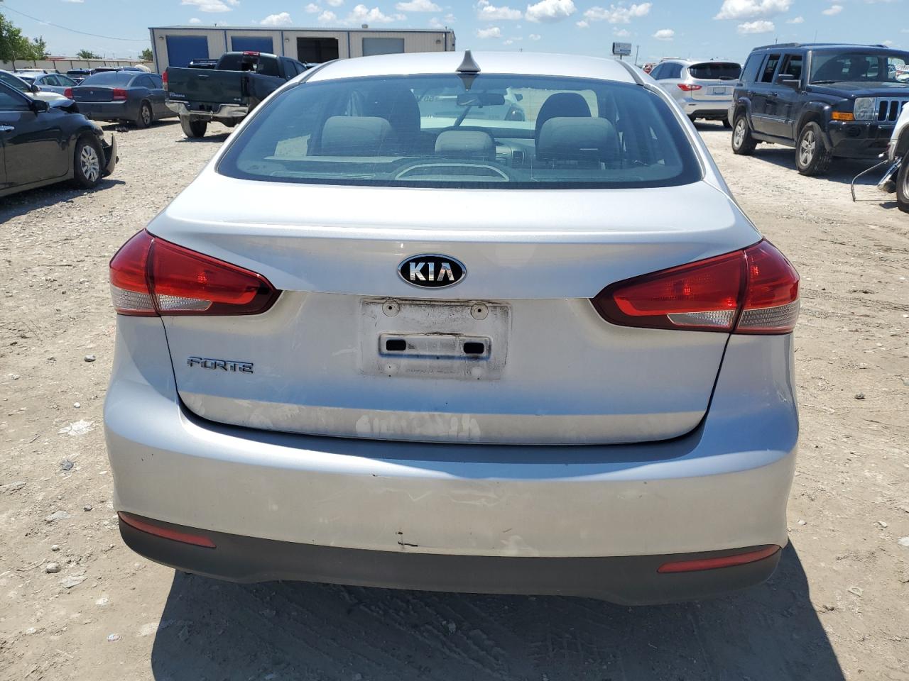 3KPFK4A79HE103685 2017 Kia Forte Lx