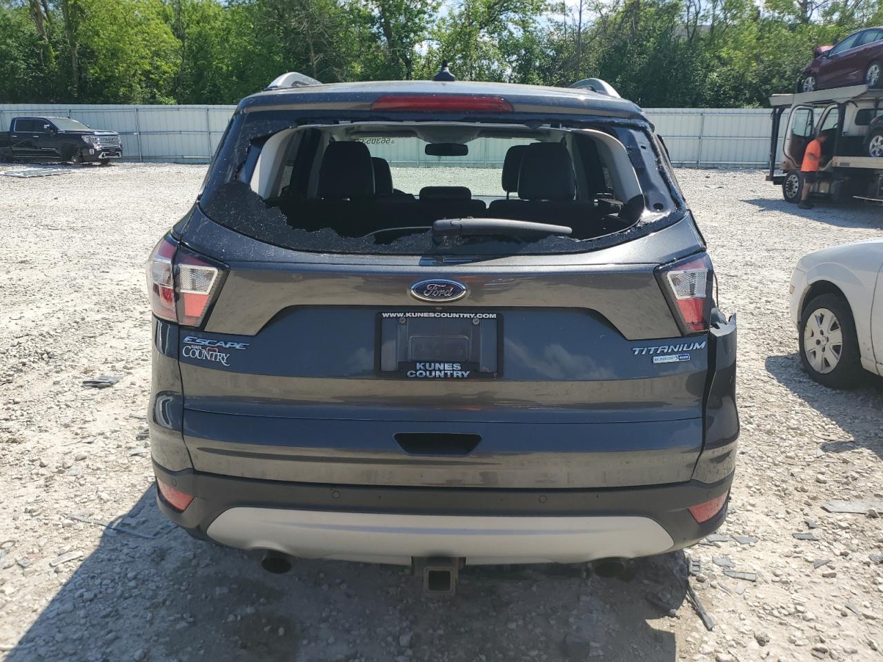 1FMCU9J98JUD34754 2018 Ford Escape Titanium