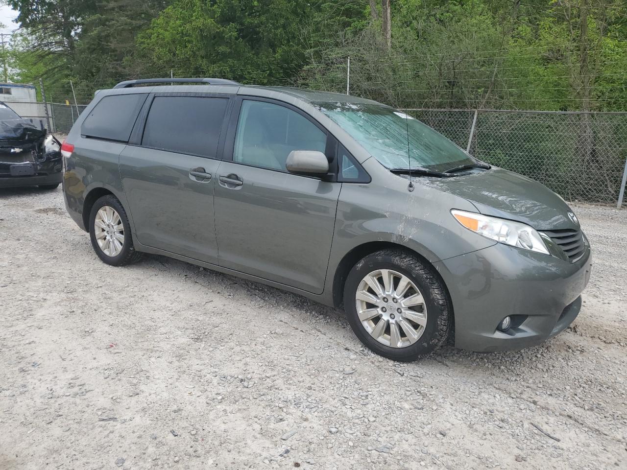 5TDDK3DC4BS026991 2011 Toyota Sienna Xle