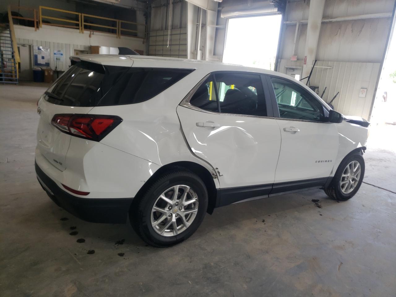 VIN: 2GNAXTEV8N6133651 2022 CHEVROLET EQUINOX