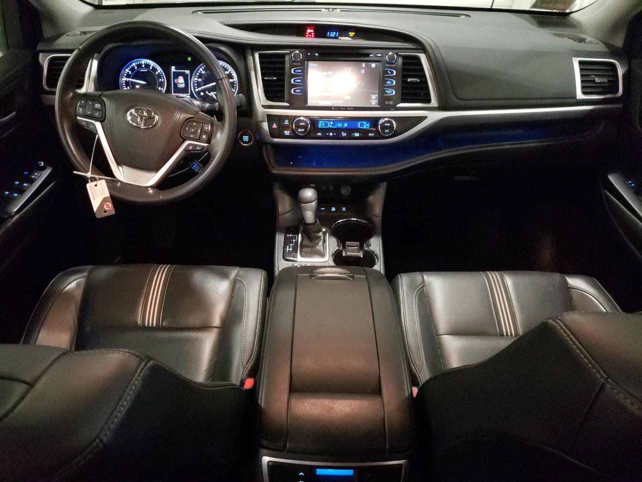 5TDJZRFH3HS425703 2017 Toyota Highlander Se