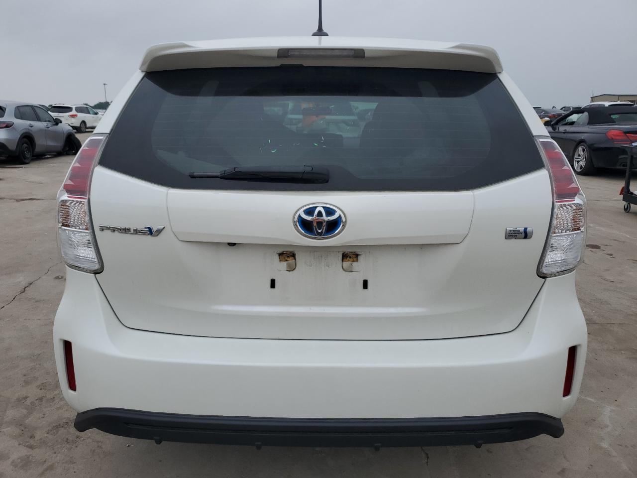 JTDZN3EU6HJ061249 2017 Toyota Prius V
