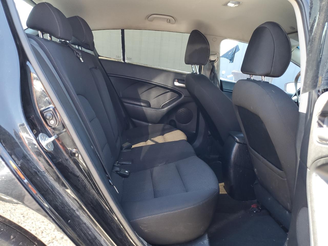 KNAFK5A83J5773360 2018 Kia Forte Lx