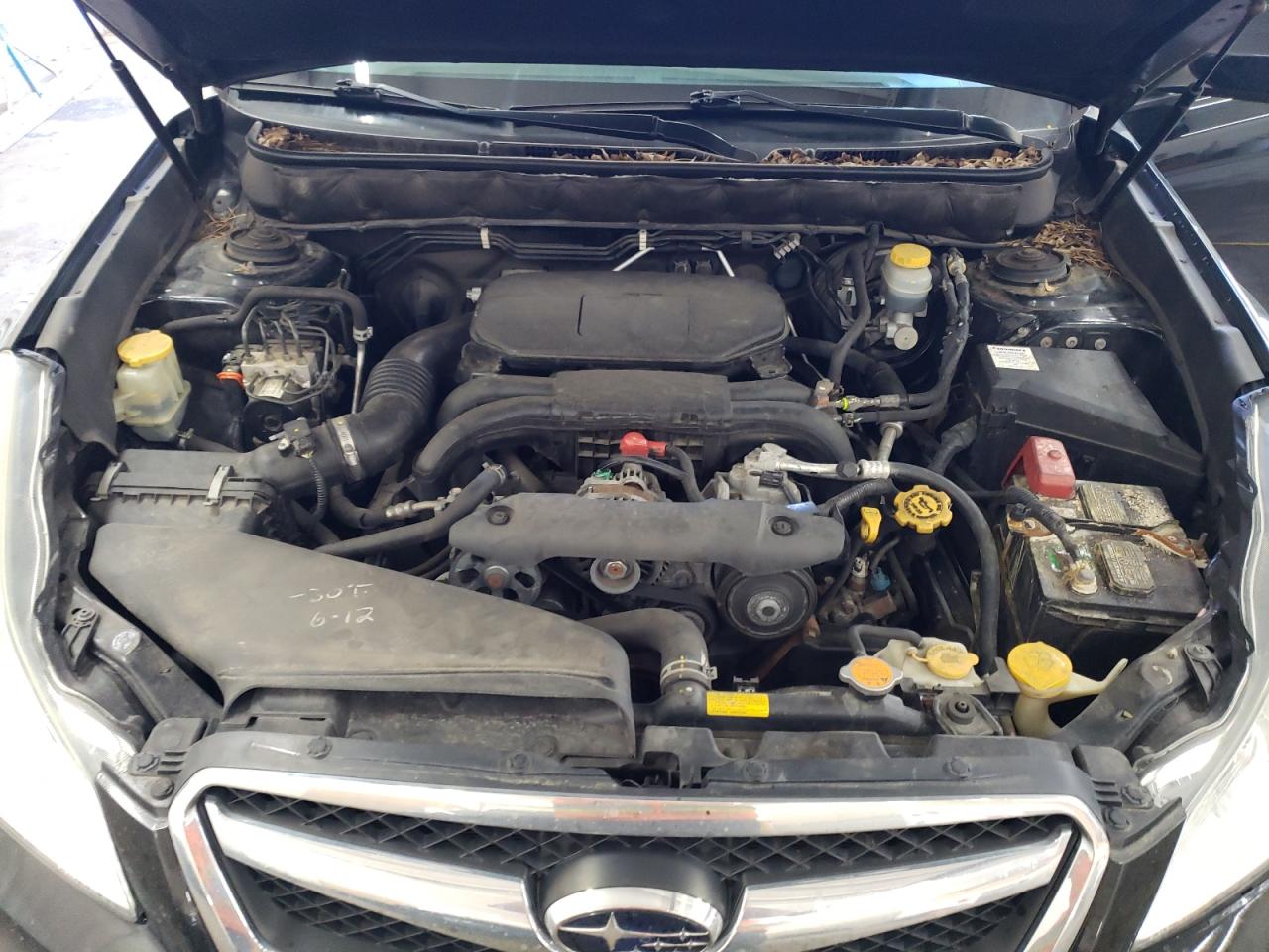 4S3BMCC61A3214137 2010 Subaru Legacy 2.5I Premium