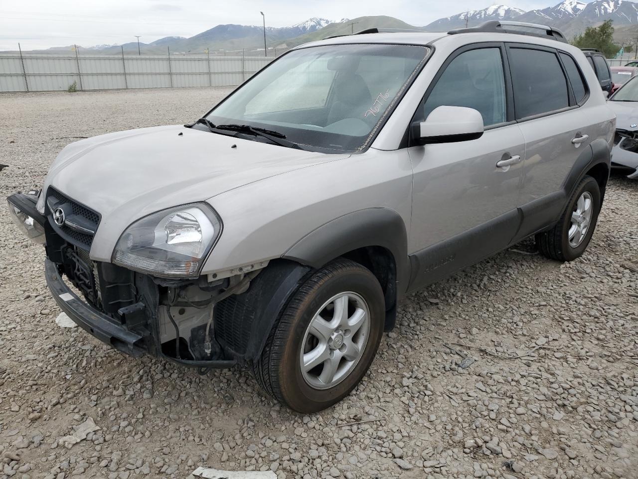 KM8JN72D25U108551 2005 Hyundai Tucson Gls