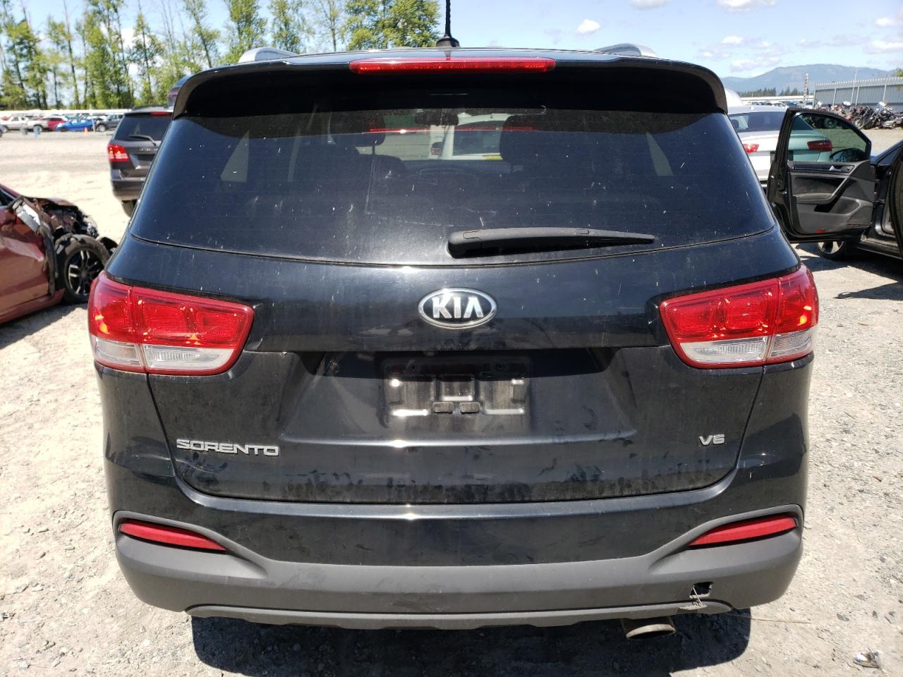 5XYPGDA5XGG111185 2016 Kia Sorento Lx