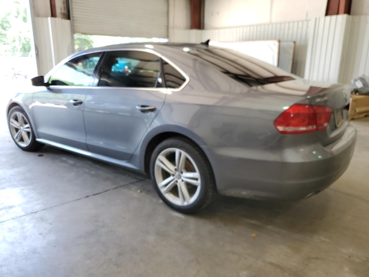 1VWBN7A38DC130525 2013 Volkswagen Passat Se