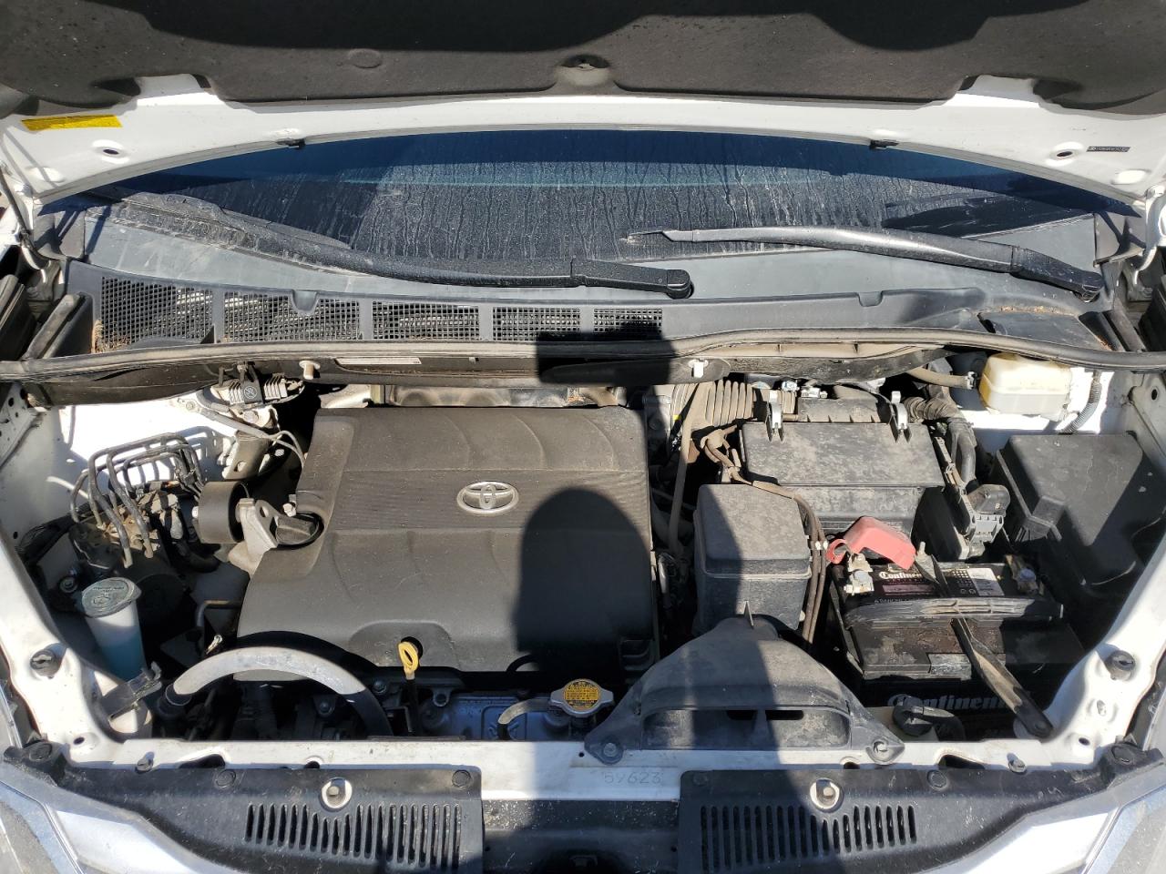 5TDYK3DC4ES421694 2014 Toyota Sienna Xle