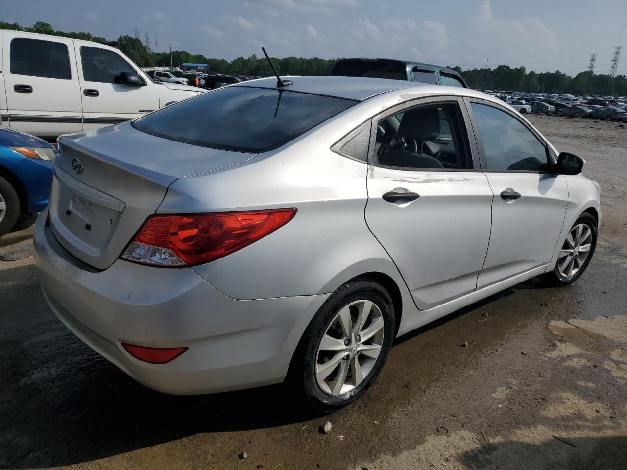 KMHCU4AEXDU430955 2013 Hyundai Accent Gls