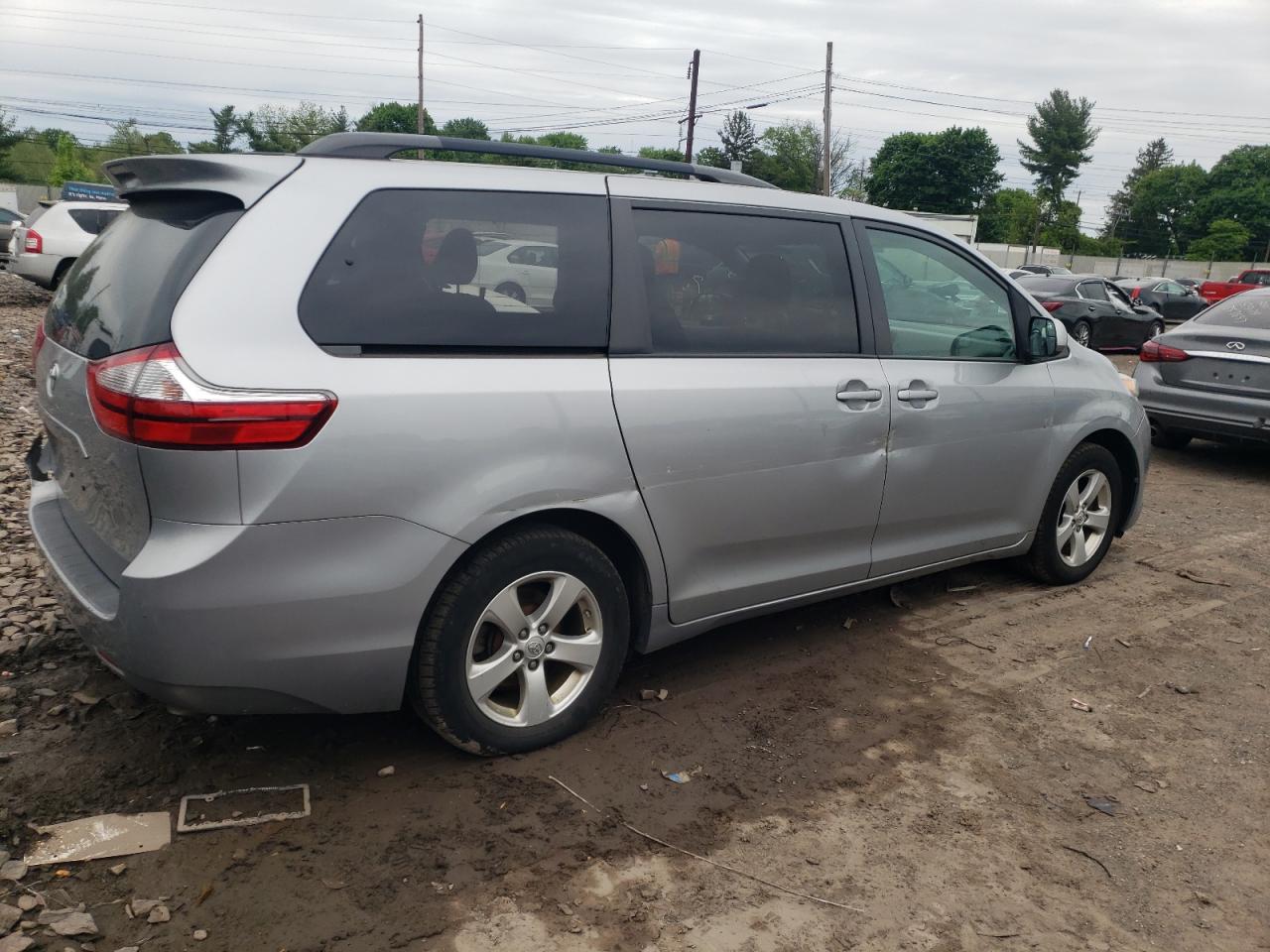 5TDKZ3DC1HS897889 2017 Toyota Sienna Le