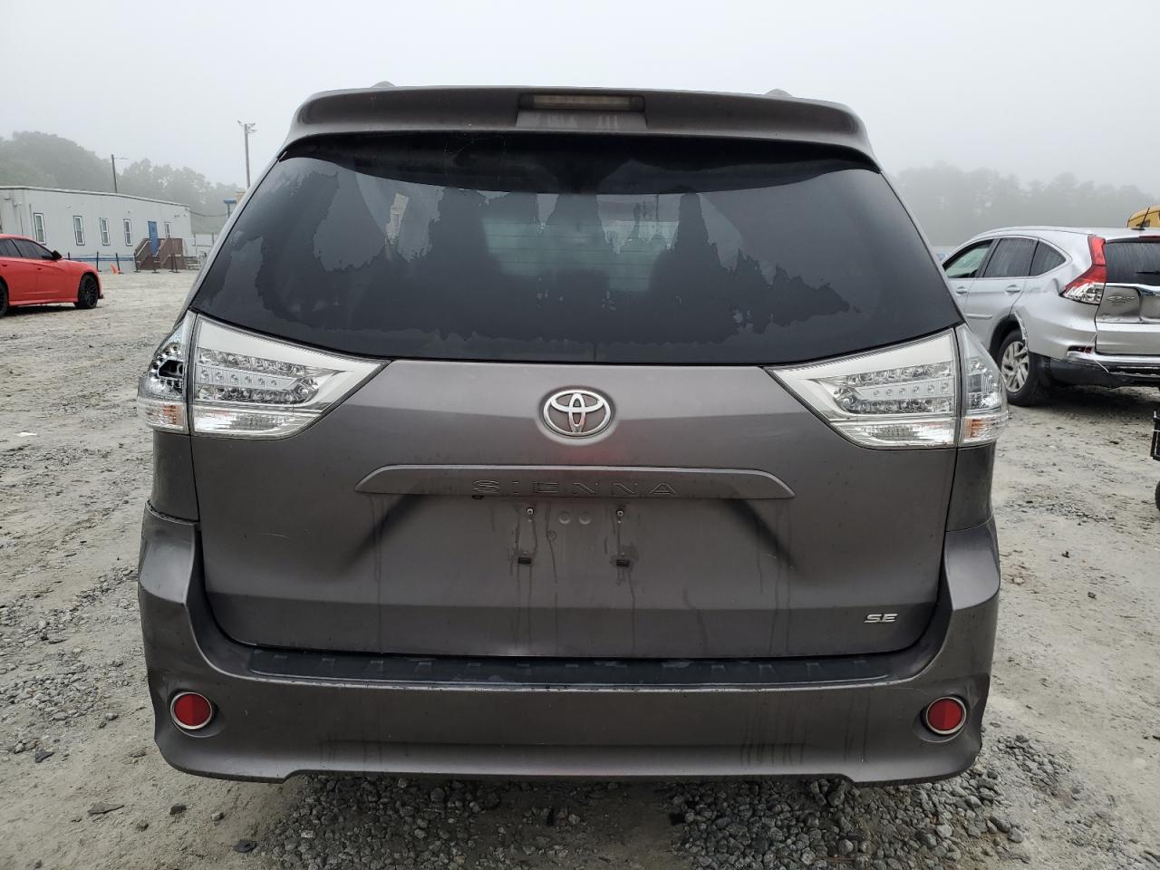 5TDXZ3DCXHS776168 2017 Toyota Sienna Se